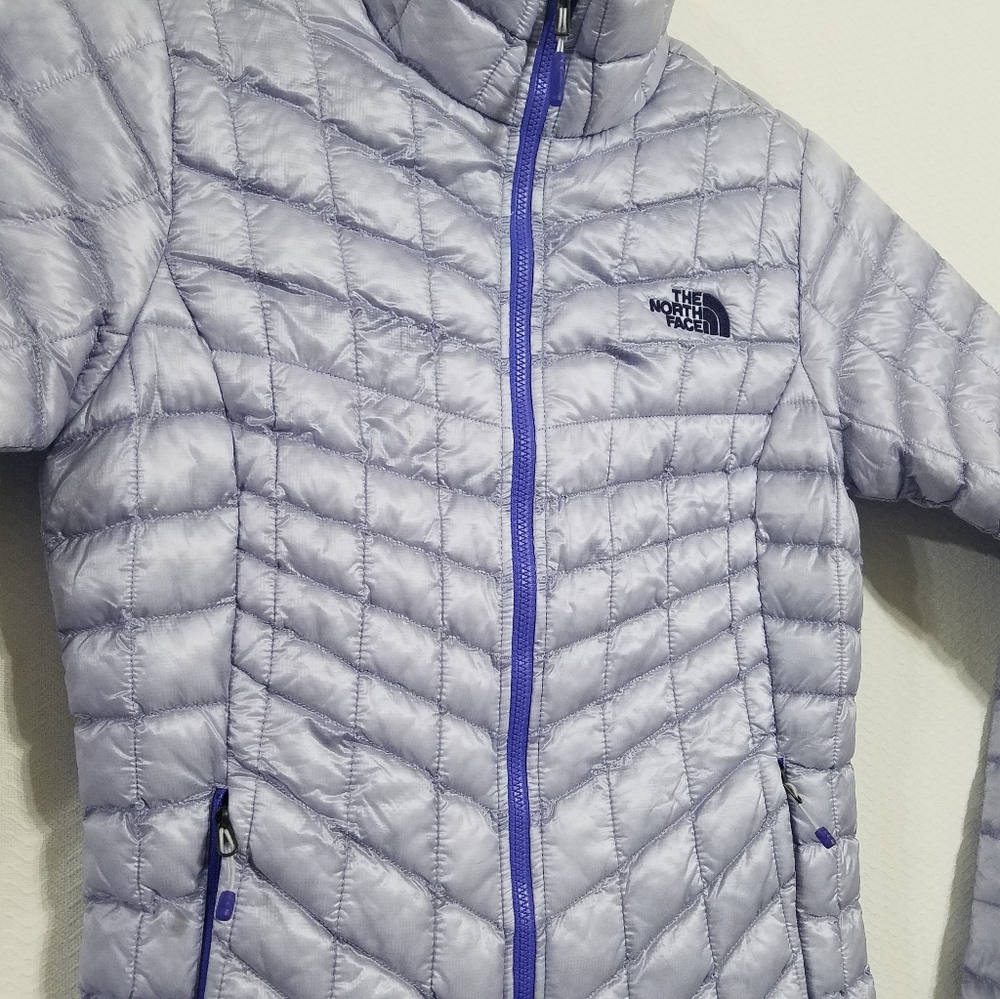 North Face Womens XS Thermoball Puffer Jacket Coat Purple Lightweight Puff tnf - Picture 2 of 7